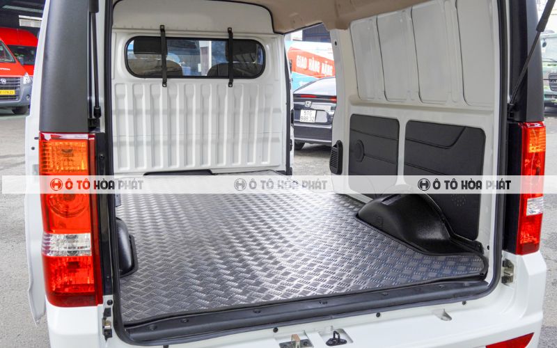 Thiết kế chắc chắn lót inox chống trượt