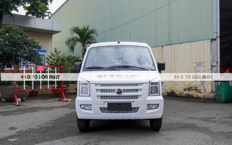Thiết kế đầu cá mập phong cách Ford Transit
