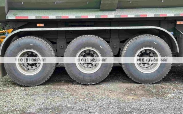 Lốp Double Coin 12.00R20 với kết cấu 18 bố thép có khả năng chịu tải cao