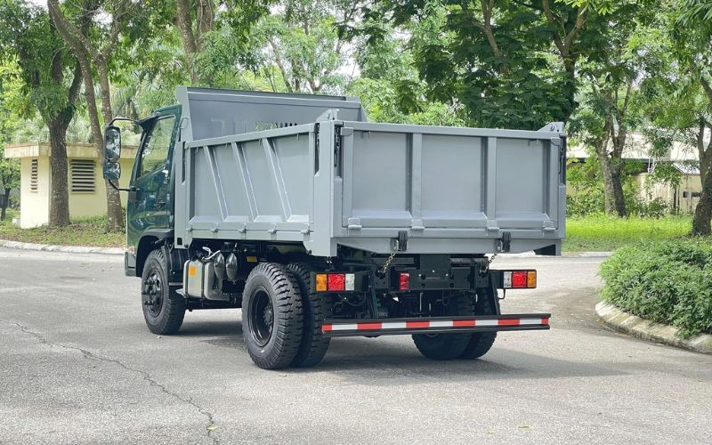 Thùng xe ben Veam D90 Forland có dung tích gần 4 khối