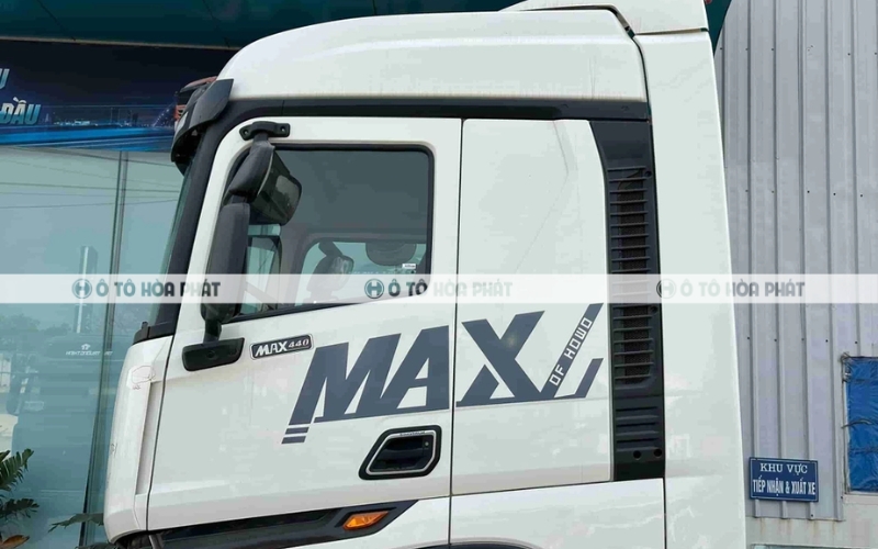 Gương chiếu hậu chỉnh điện 8 hướng tăng khả năng quan sát