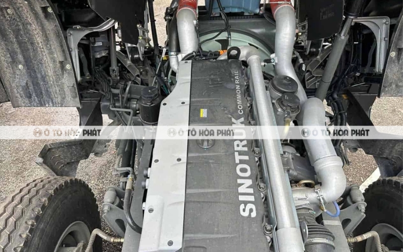 Howo Max 440HP đảm bảo hiệu suất kéo vượt trội, tối ưu mức tiêu hao nhiên liệu
