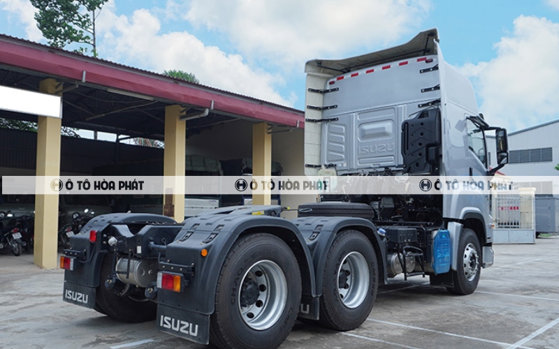 Trang bị khung gầm chắc chắn và hệ thống phanh an toàn hiện đại