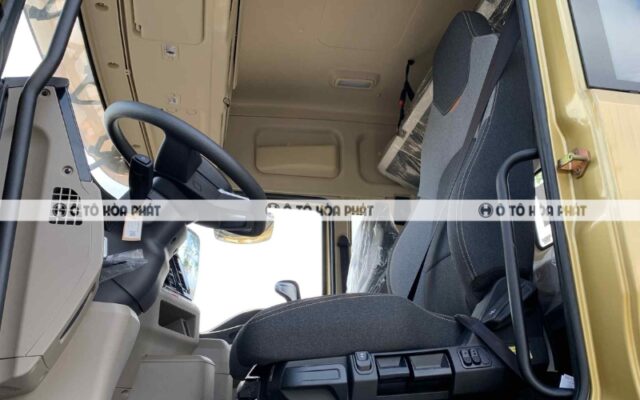 Hệ thống lên xuống kính chỉnh điện thuận tiện