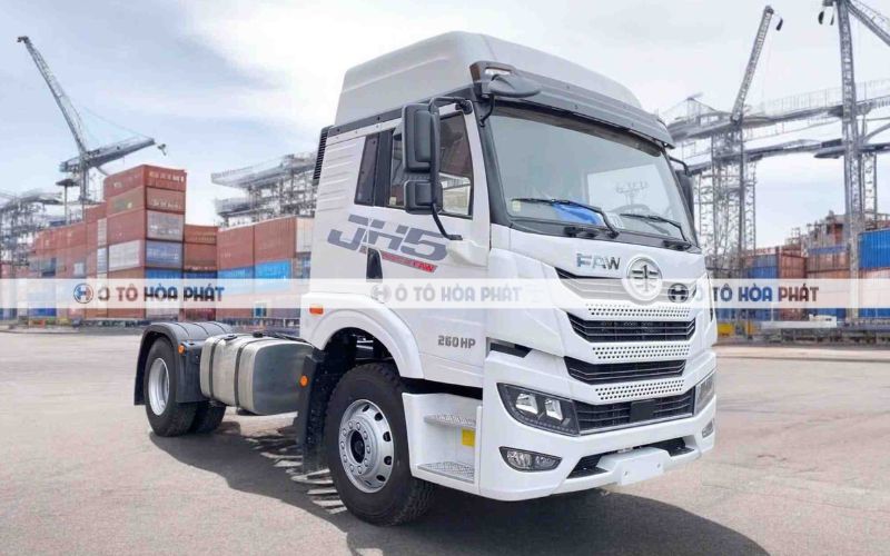 Xe đầu kéo FAW JH5 260HP có turbo tăng áp và hệ thống làm mát nạp khí trung gian