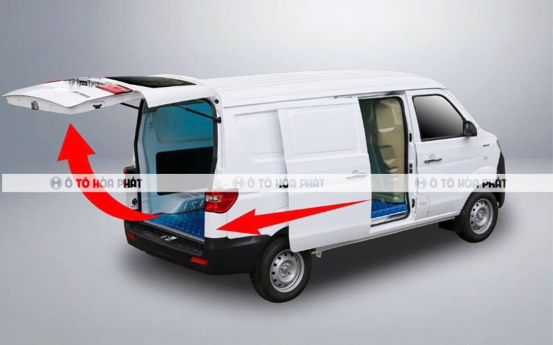 Cửa lùa hai bên hông và cửa sau mở hất lên góc rộng